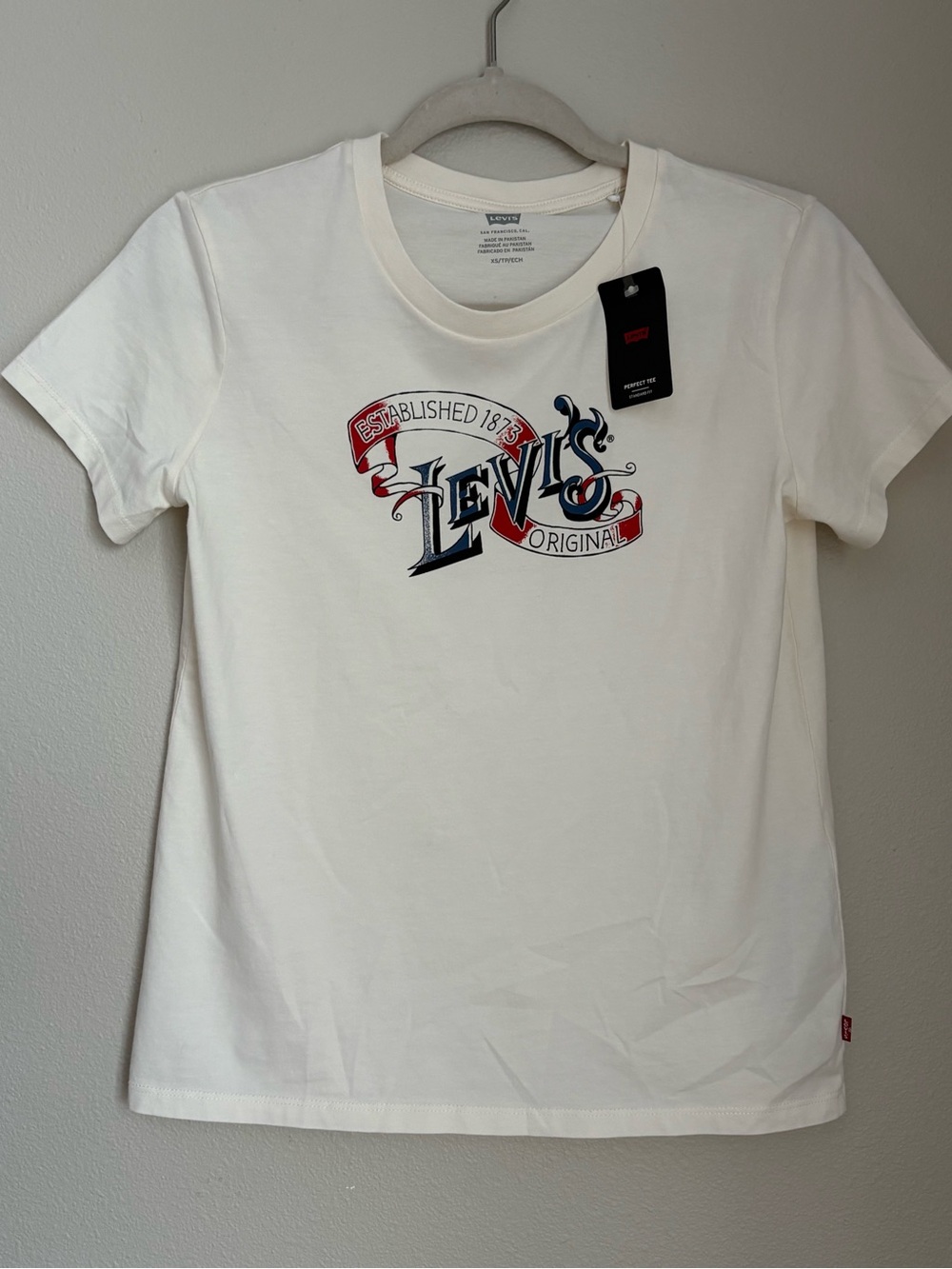 Levi's Cream Short Sleeve Graphic Logo Tee with Red & Blue Print